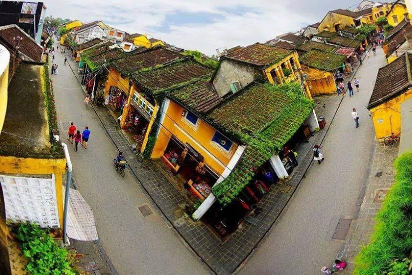 Vietnam highlights to Hoi An ancient town